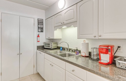 Mary Esther Condo | Waterfront Community w/Perks: Mary Esther Condo