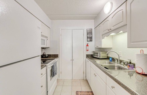 Mary Esther Condo | Waterfront Community w/Perks: Mary Esther Condo