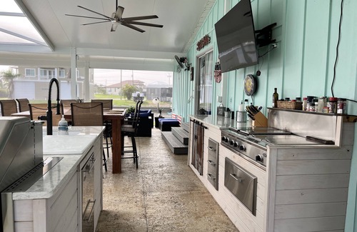 Charlotte Park House | Waterfront corner lot-Heated Pool. You will love it as much as we do ❤️