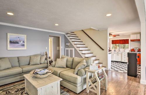 Clayton House | Waterfront Cottage on Sawmill Bay with Deck!