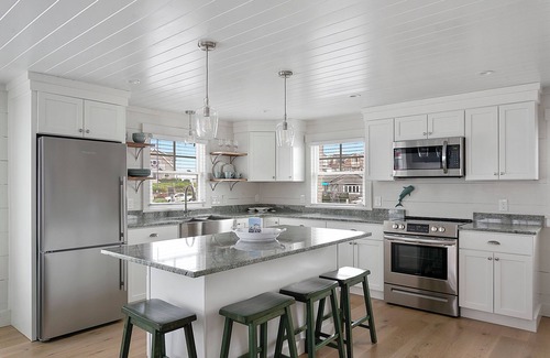 Jerusalem Cottage | Waterfront Cottage ! On Skip's Dock, Jerusalem RI !