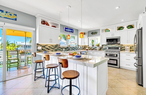 Islamorada House | Waterfront/Covered alfresco lounge/Heated Pool/Anchor Key
