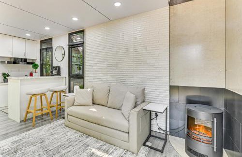 Oak Hill House | Waterfront Durham Getaway with Deck and Trails!