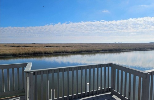 Pointe A La Hache House | Waterfront Fishing Camp in Port Sulphur – Private Dock, Scenic Marsh Overlook