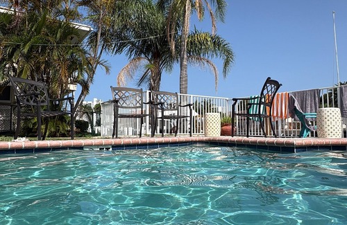 Coral Ridge Apartment | waterfront Fort Lauderdale condo with heated pool