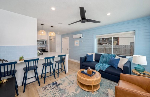 Fort Walton Beach Apartment | Waterfront Getaway w/Pool Access – Bluefish #7