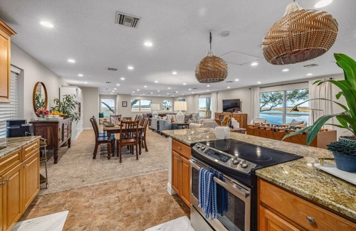 Northside Apartment | Waterfront Getaway Fall Mornings & Scenic Views