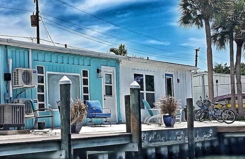 Whitney Beach Villa | Waterfront Getaway Island Villa at Longboat Key