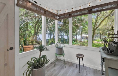 Shalimar House | Waterfront Guest Studio Bungalow Cottage Retreat