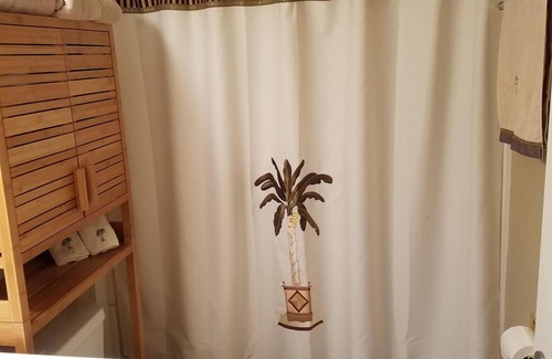 Astor House | Waterfront Guest Suite on St Johns River 30 minutes from Daytona