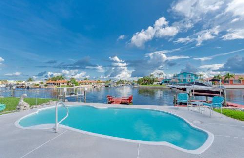 Gulf Harbors House | Waterfront Gulf Getaway