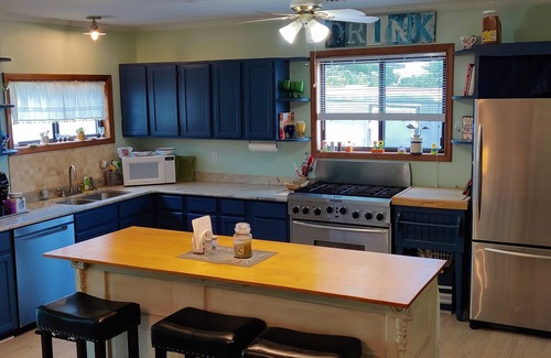 Crocheron House | Waterfront Historic "Old Bank" on Hoopers Island