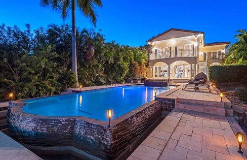 Hollywood Lakes Villa | Waterfront Hollywood 5BR Villa w/Theater & More