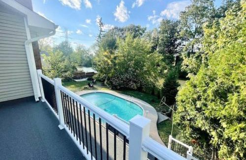 Tonawanda House | Waterfront house near the Niagara Falls/Canal/Canadian Border