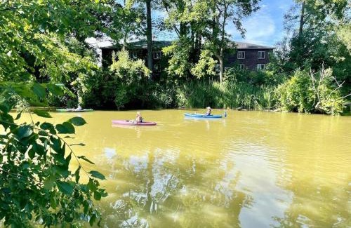 Tonawanda House | Waterfront house near the Niagara Falls/Canal/Canadian Border
