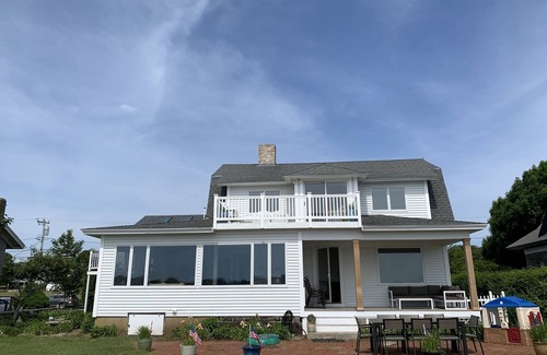 Oak Bluffs House | Waterfront House On Oak Bluffs Harbor