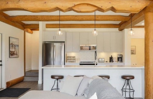 Central Okanagan House | Waterfront Kelowna Cabin #3 with hot tub sleeps 12