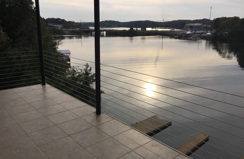 Piney House | Waterfront Lake house 2 balcony’s. Amazing sunsets! Boat dock, fire pit!