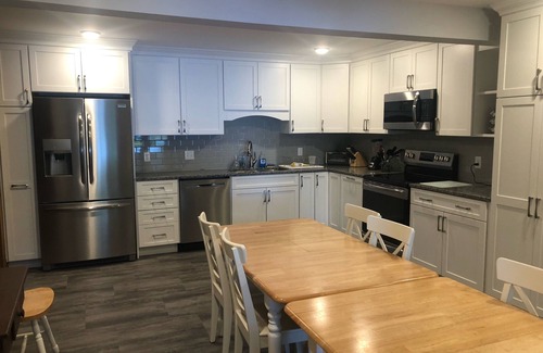 Bracey House | Waterfront Log Cabin On Lake Gaston