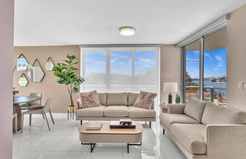 Bay Harbor Islands Apartment | Waterfront Luxury Kosher Condo with Rooftop Pool, Bay Harbor Islands