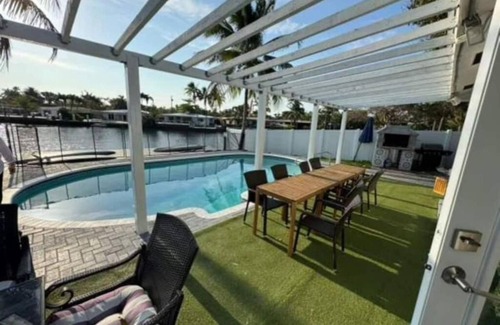 Wilton Manors Villa | Waterfront, Luxury Home, with pooln