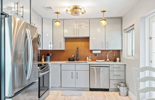 Bayview House | Waterfront Marina District House + In-law Suite