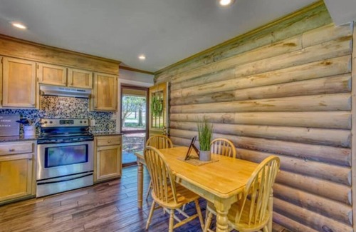 Town Creek Cabin | Waterfront Modern Cabin with Kayaks & Paddle boards. Golf Cart for Rent.