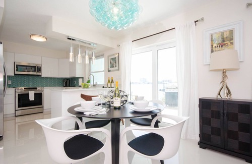 Bay Esplanade Apartment | Waterfront Modern Chic #1 Clearwater Beach