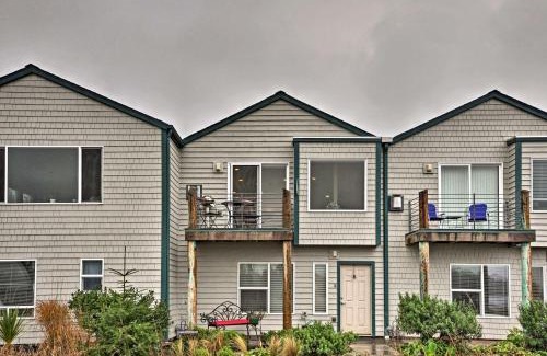 Newport House | Waterfront Oregon Abode with Balcony and Ocean Views!