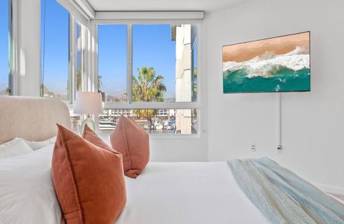 Marina del Rey Apartment | Waterfront Penthouse - Marina Views - Rooftop