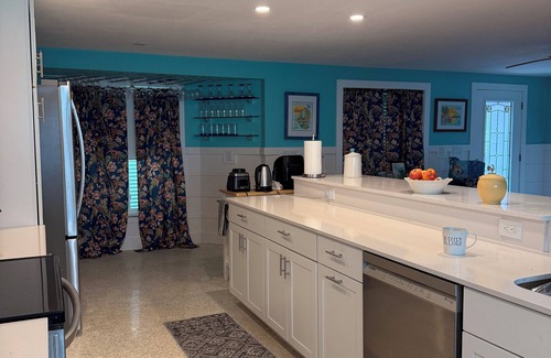 Matlacha House | Waterfront, Pet Friendly, 2 Master BR Home in Charming Matlacha