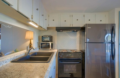 Surf City House | Waterfront - Private Dock and Boat Lift on Canal - Pets Allowed