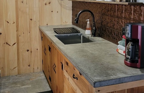 Bridgton Cabin | WATERFRONT private dock Cozy Cabin Pleasant Mt. 30m to Conway