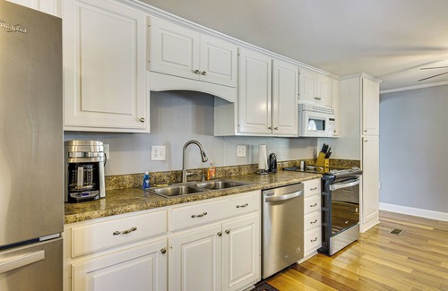 Hollands Landing House | Waterfront Prosperity Home w/Dock: Walk to Marina