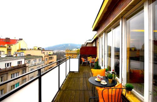 Prague 1 Apartment | Waterfront River Side Roof Top Apartment - Terrace with city view