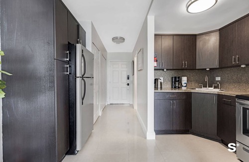 North Bay Village Apartment | Waterfront Studio in the Heart of Miami | Free Parking & Bay Views