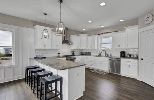 Topsail Beach House | Waterfront*Steps to beach*Boat Launch*Kayaks*Pools