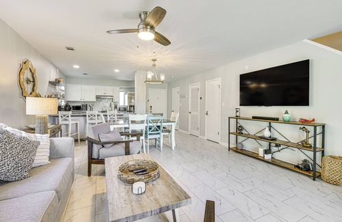 Mary Esther House | Waterfront Townhome ~ 10 Mi to Navarre Beach!