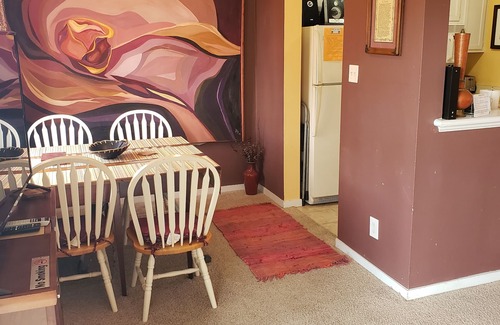 Portsmouth House | Waterfront Townhouse, close to shipyard, hospitals, colleges, beach and shopping