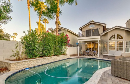 Lake Mirage House | Waterfront w/ Heated Pool & Paddle Boat in Gilbert
