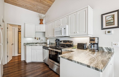 Whitefish Condo | Waterfront Whitefish Lake Condo 3 bed, 2 bath