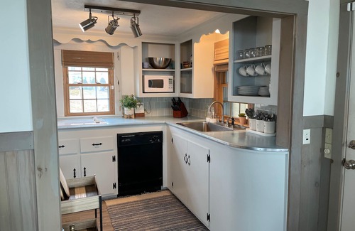 Bourne House | Waterfront with stunning views and beach
