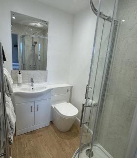 Chard Hotel | Watermead House