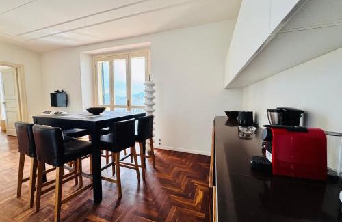 Meina Apartment | Waters Edge Apartment