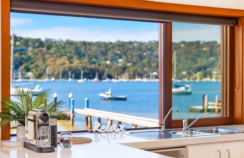 Scotland Island House | Waters Edge|Peaceful Scotland Island Retreat