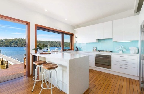 Scotland Island House | Waters Edge|Peaceful Scotland Island Retreat