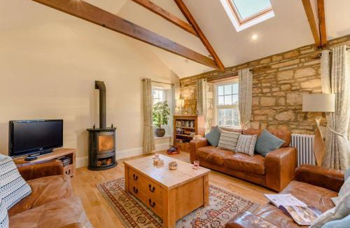 Warkworth House | Waters Edge - Warkworth