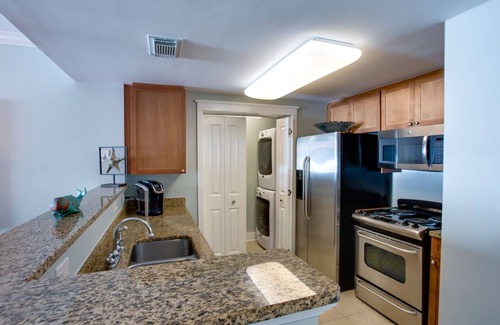 Fort Walton Beach - Destin Condo | Waterscape A606 ~ Gulf & Pool Views ~ Beach Service ~ Top Floor 2BR