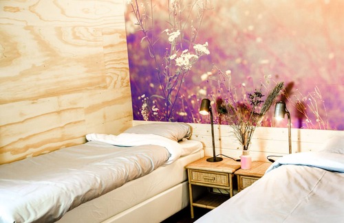 Grou Cabin | Waterside holiday home