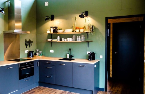 Grou Cabin | Waterside holiday home